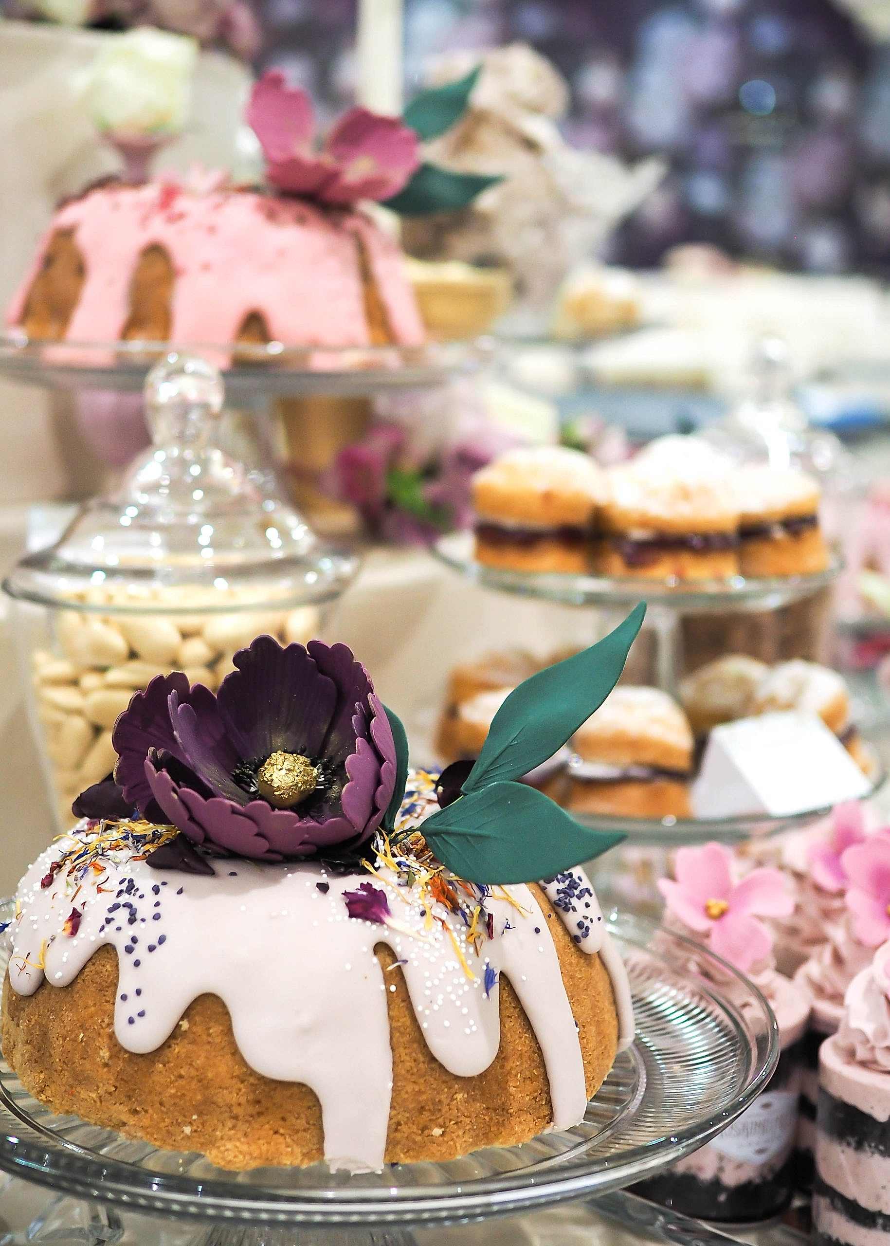 Floral Bundt cakes