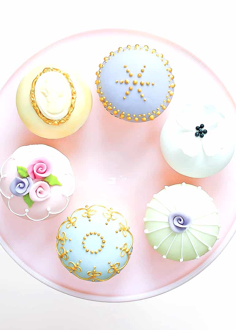 fondant cupcakes