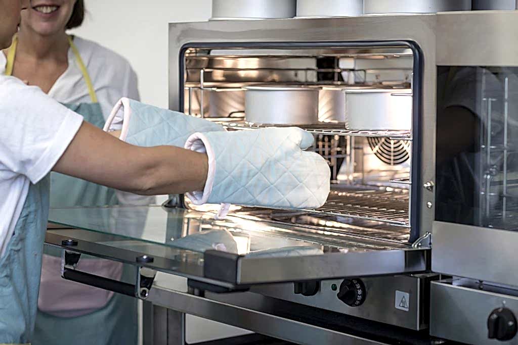 7 Professional Cake Baking Tips